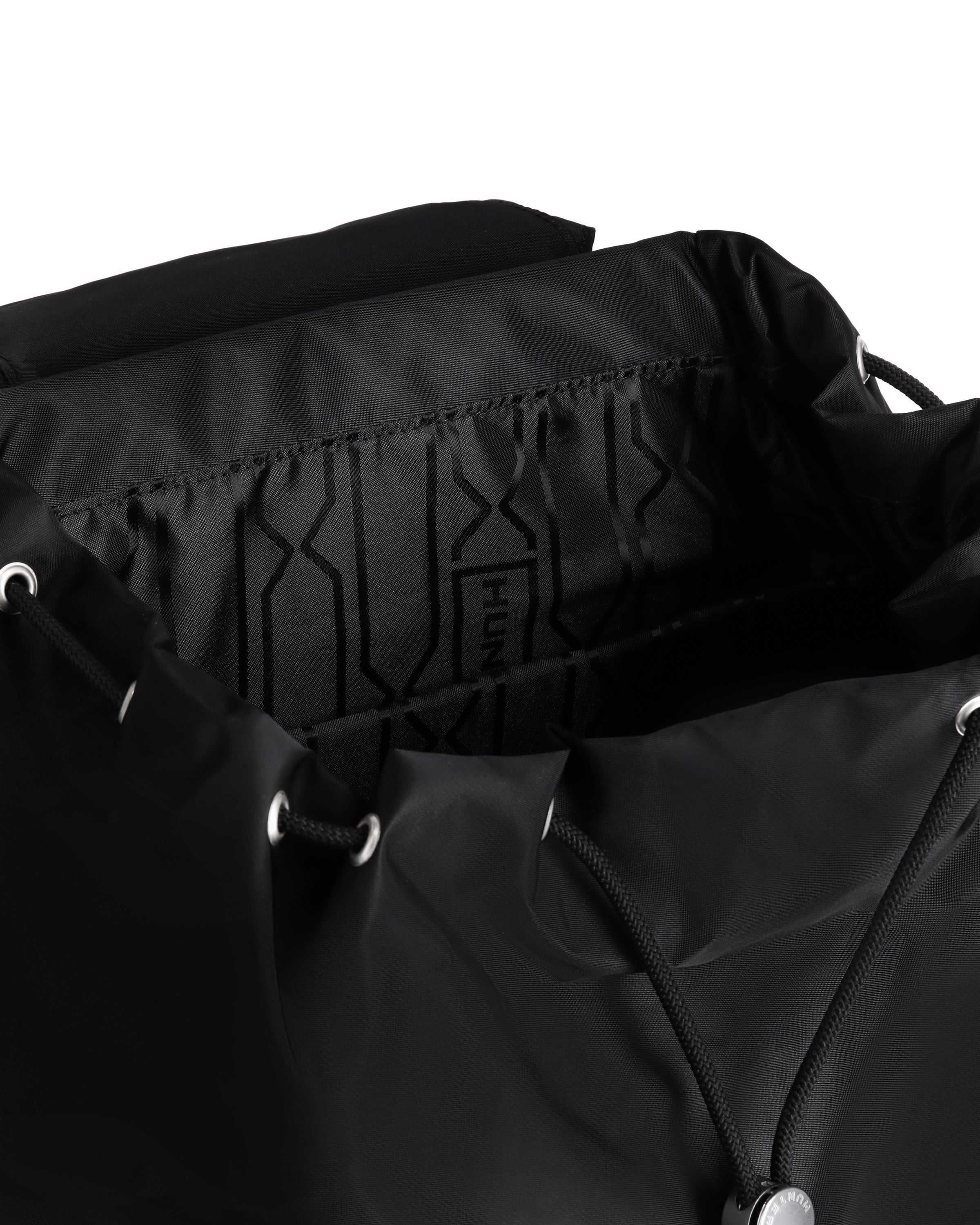 プレミアム ナイロン バックパック - ブラック