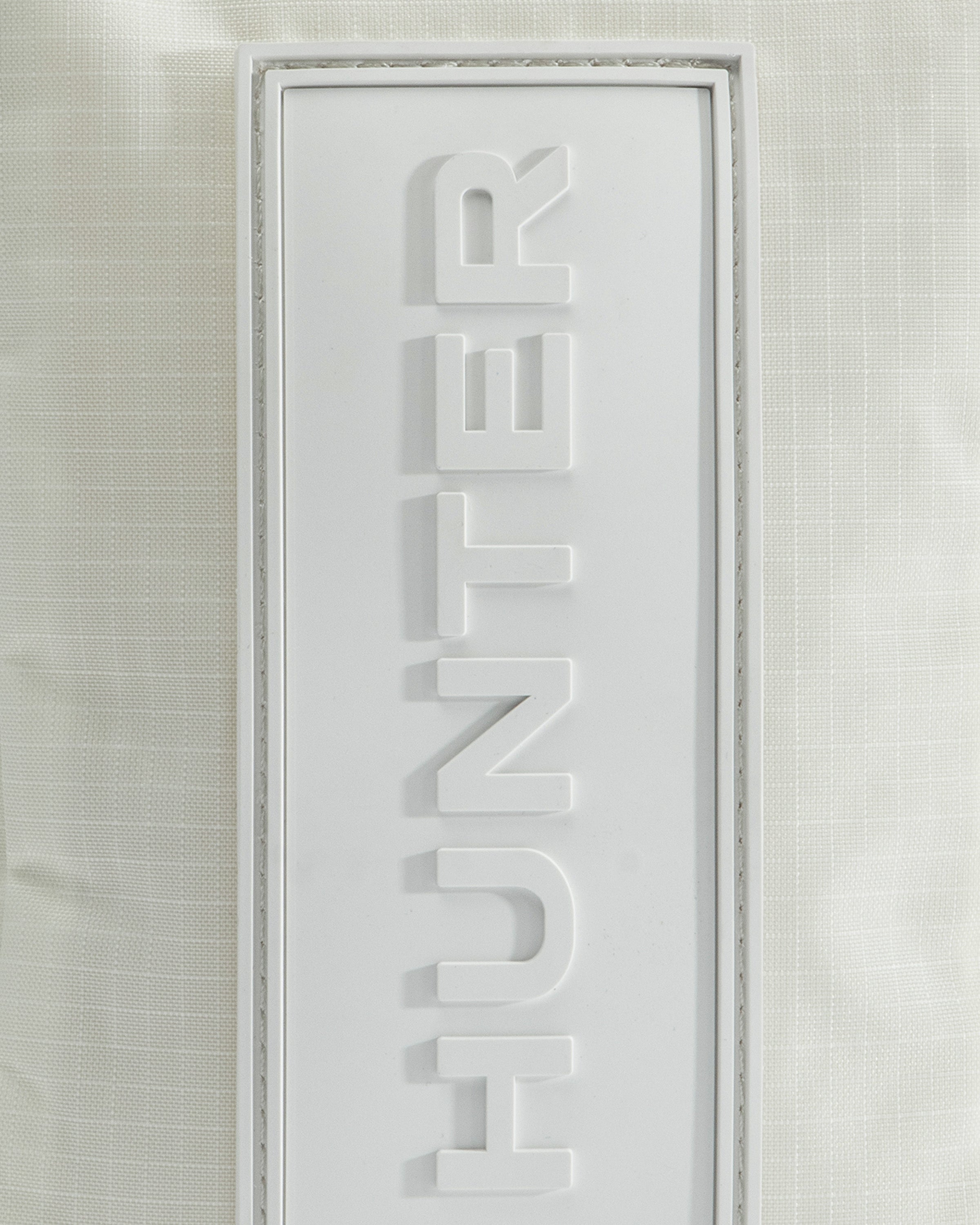 トラベル リップストップ リサイクル ナイロン フォンポーチ - シェイディッド ホワイト