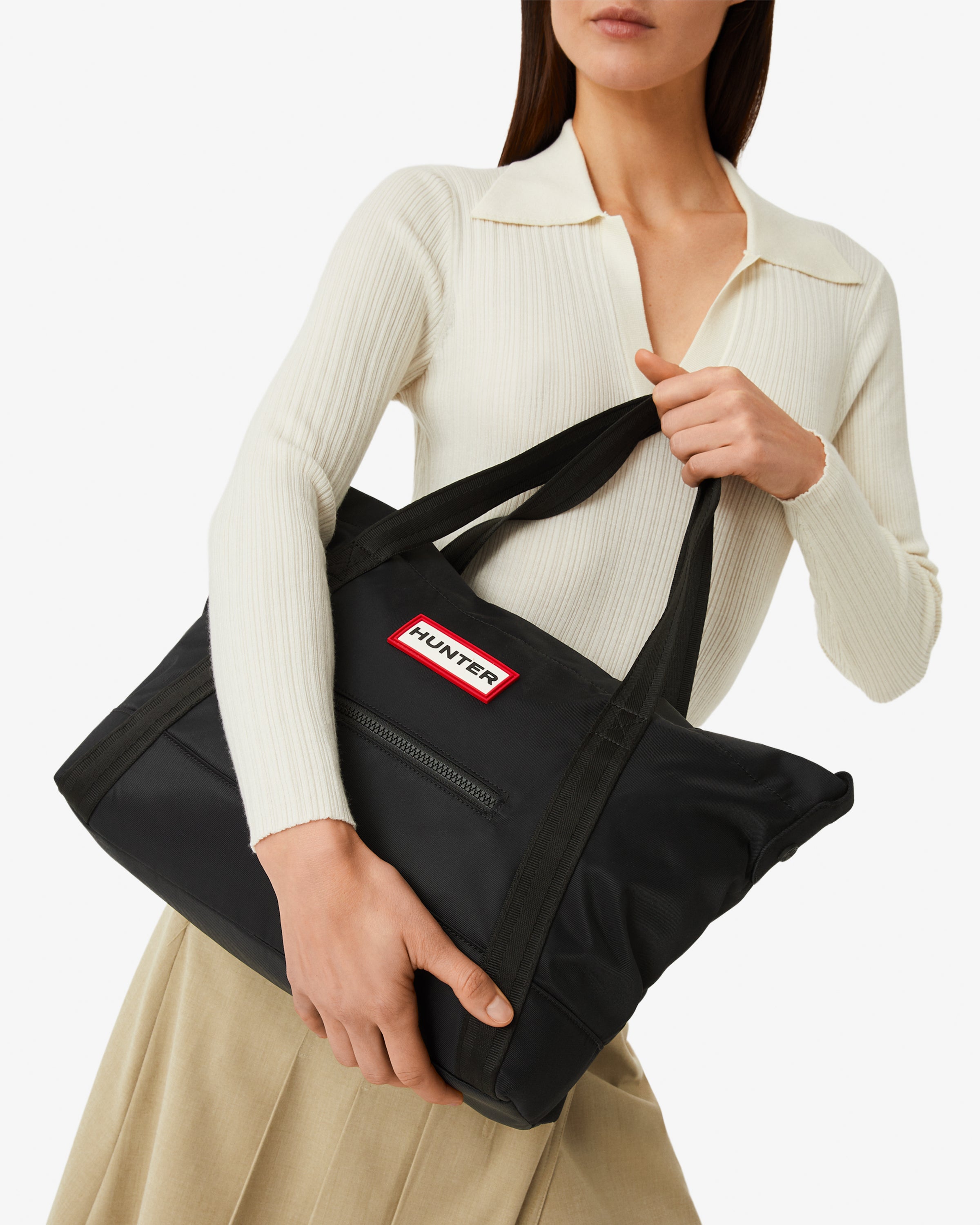 ナイロン ミディアム トップ クリップ トート バッグ - ブラック