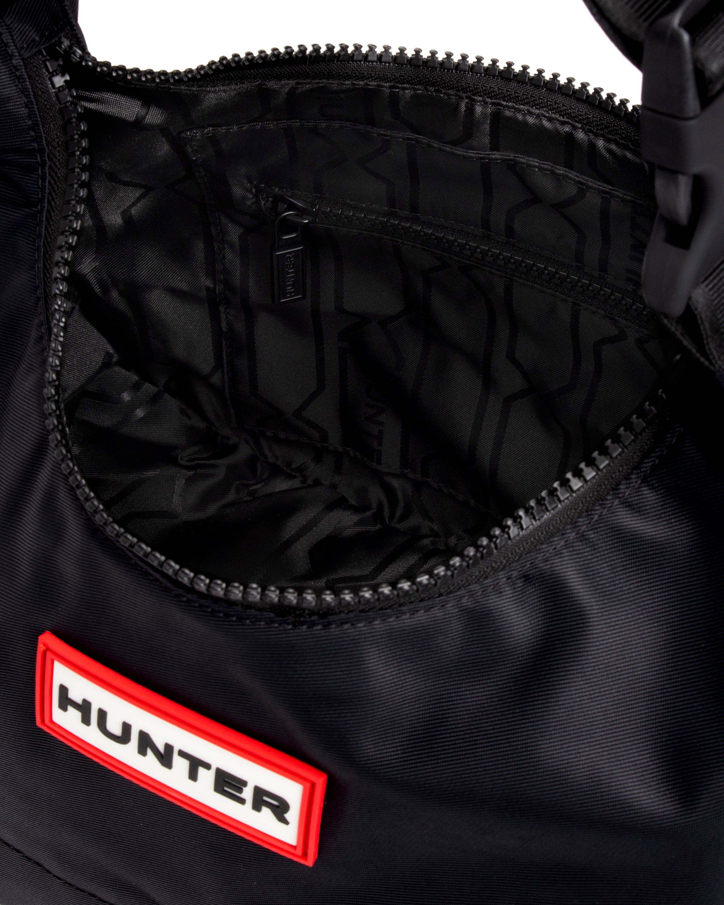 ナイロン ミディ ホーボー - ブラック