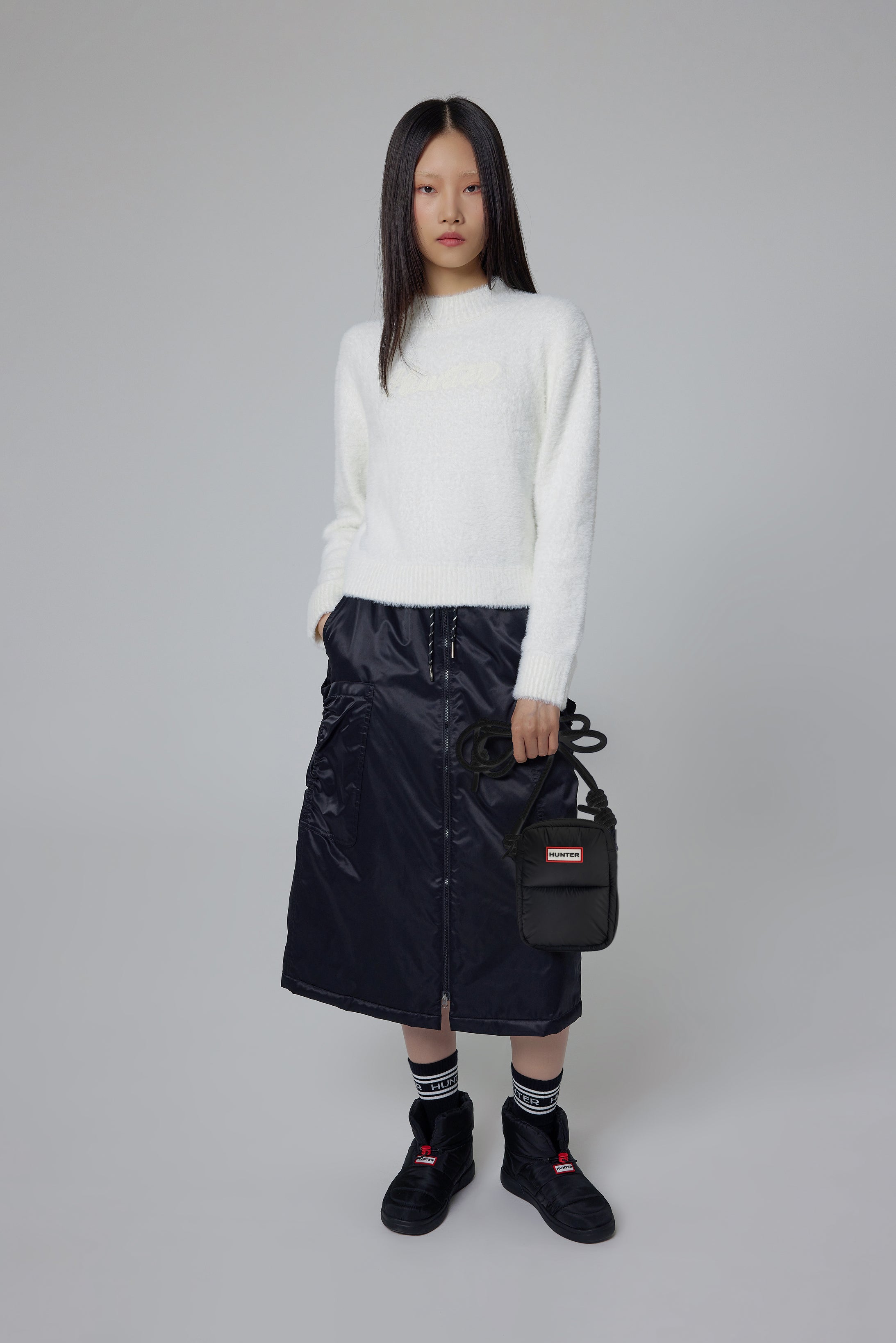 イントレピッド エクストラ パフド フォンポーチ - ブラック