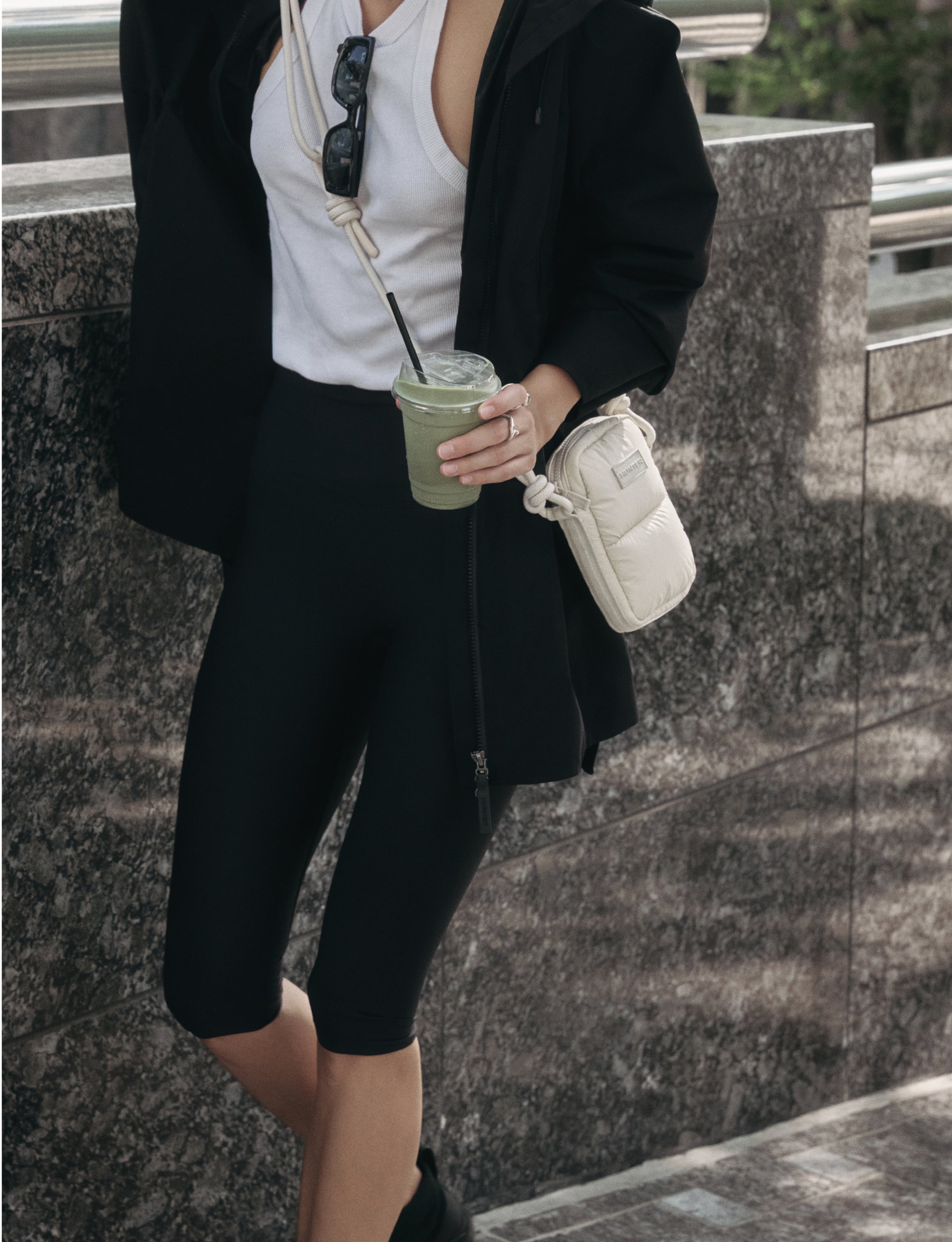 イントレピッド エクストラ パフド フォンポーチ - キャンバスクリーム