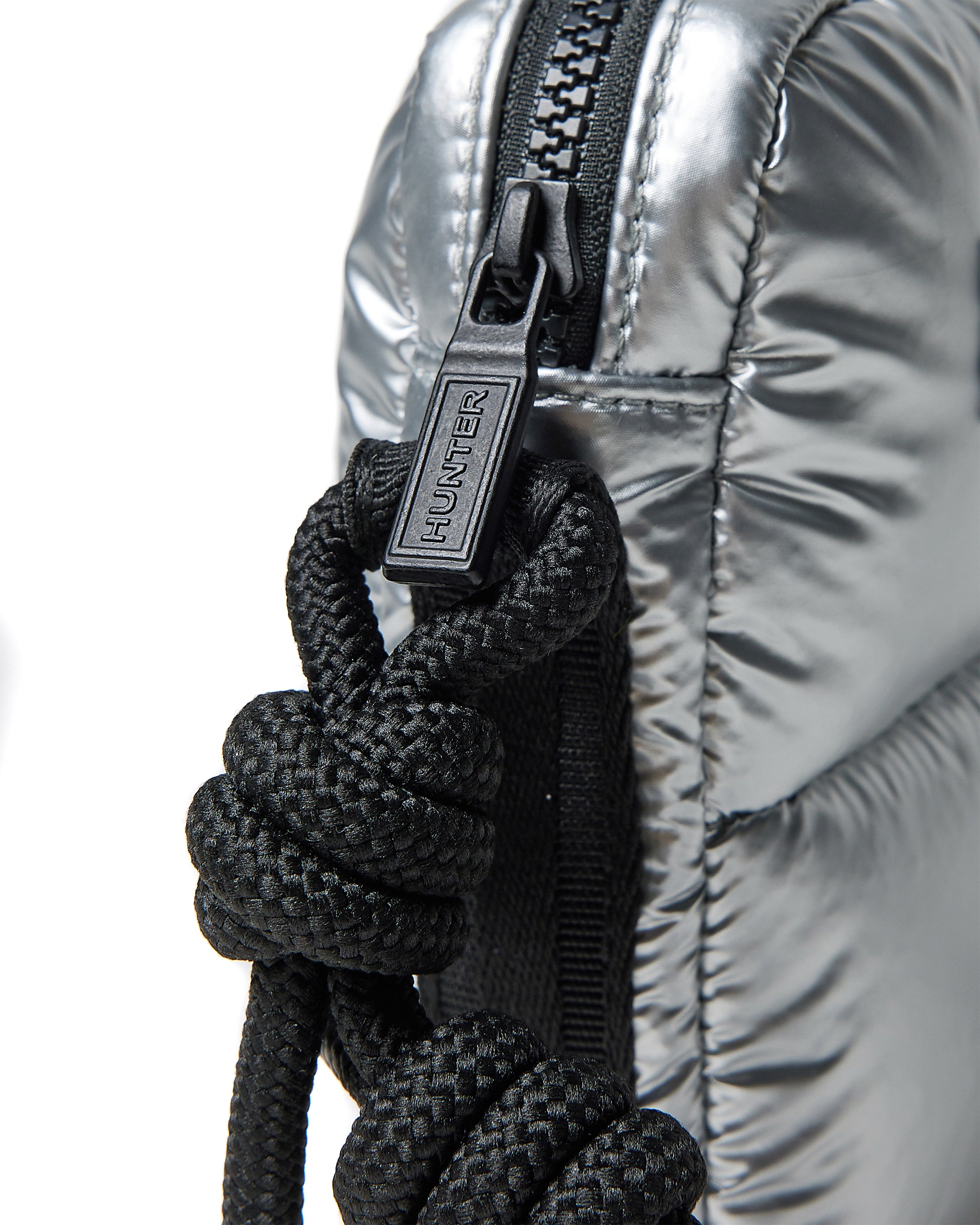 イントレピッド エクストラ パフド フォンポーチ - シルバー ホイル