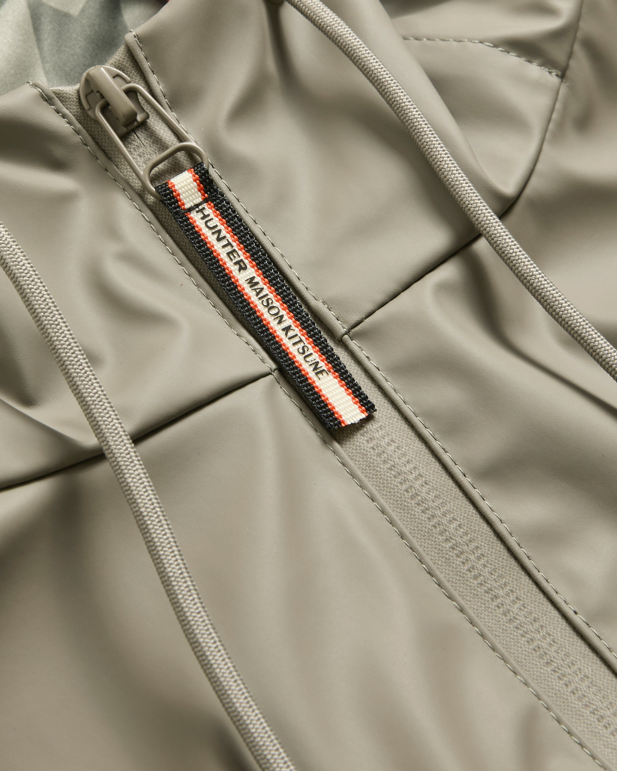 メゾン キツネ x ハンター レイン クローク - ローレルグリーン