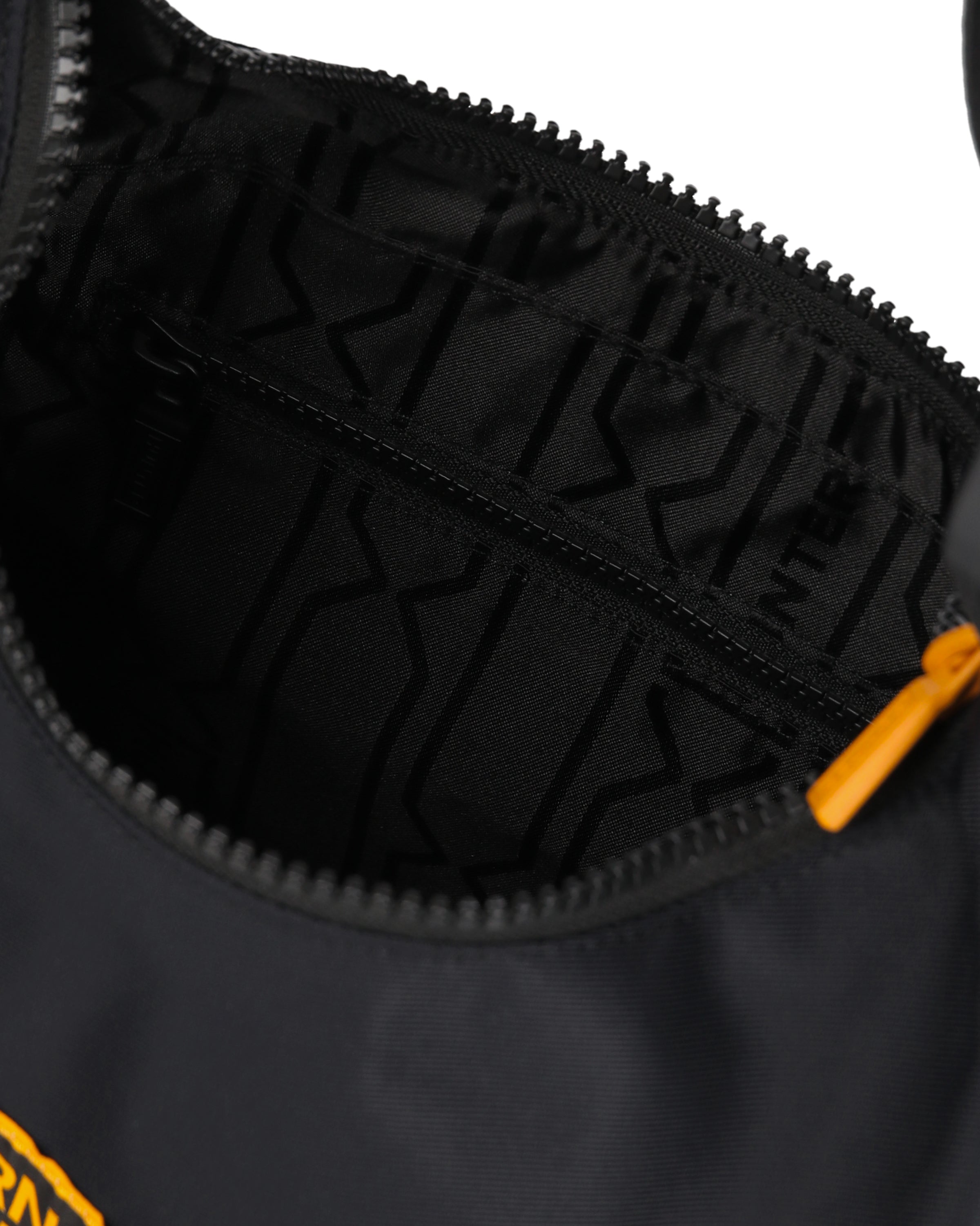 ナイロン ミディ ホーボー ボーン イン スコットランド - ブラック