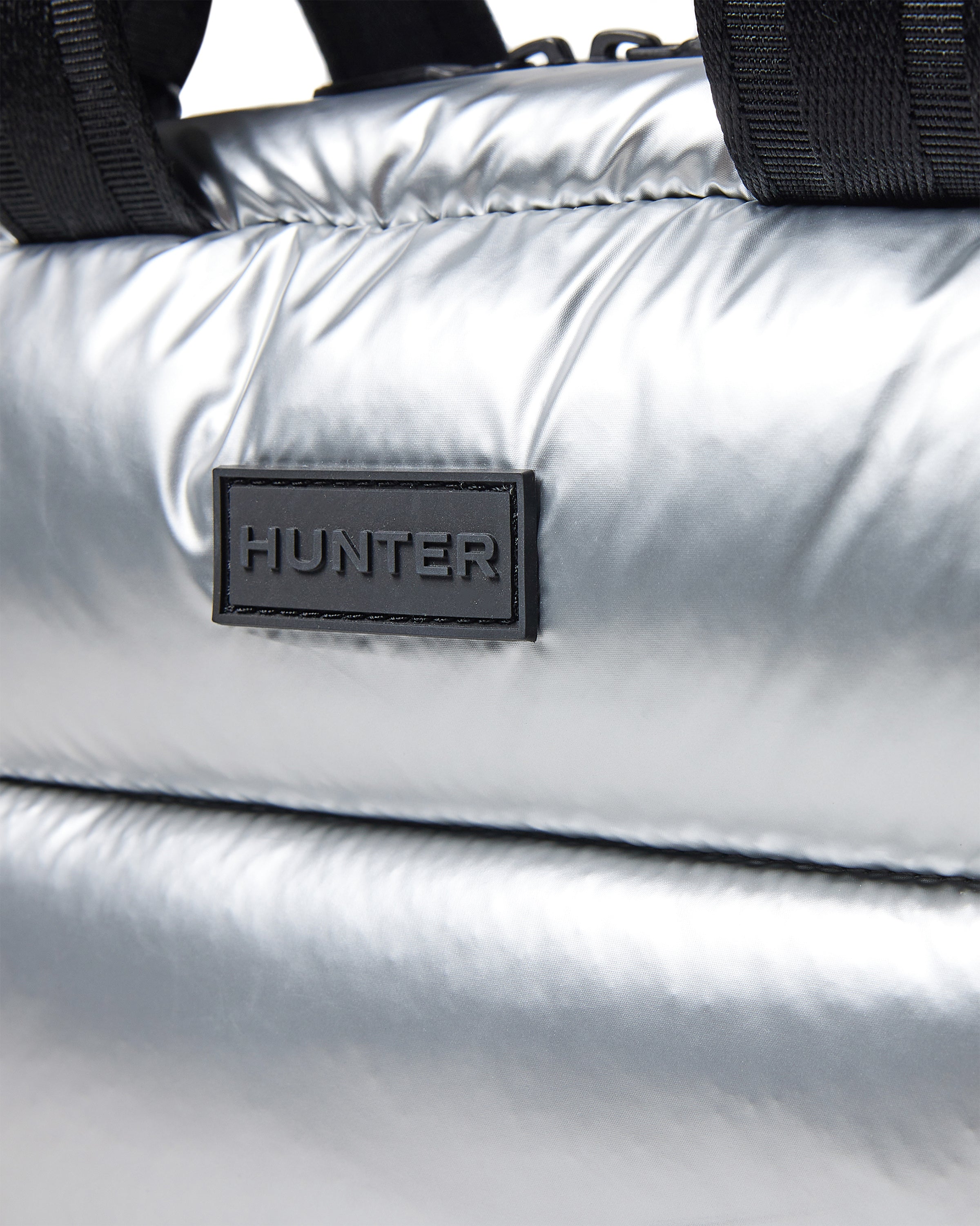 イントレピッド エクストラ パフド ミニ ボストン - シルバー ホイル