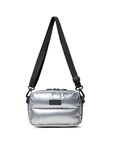 イントレピッド エクストラ パフド クロスボディ - シルバー ホイル
