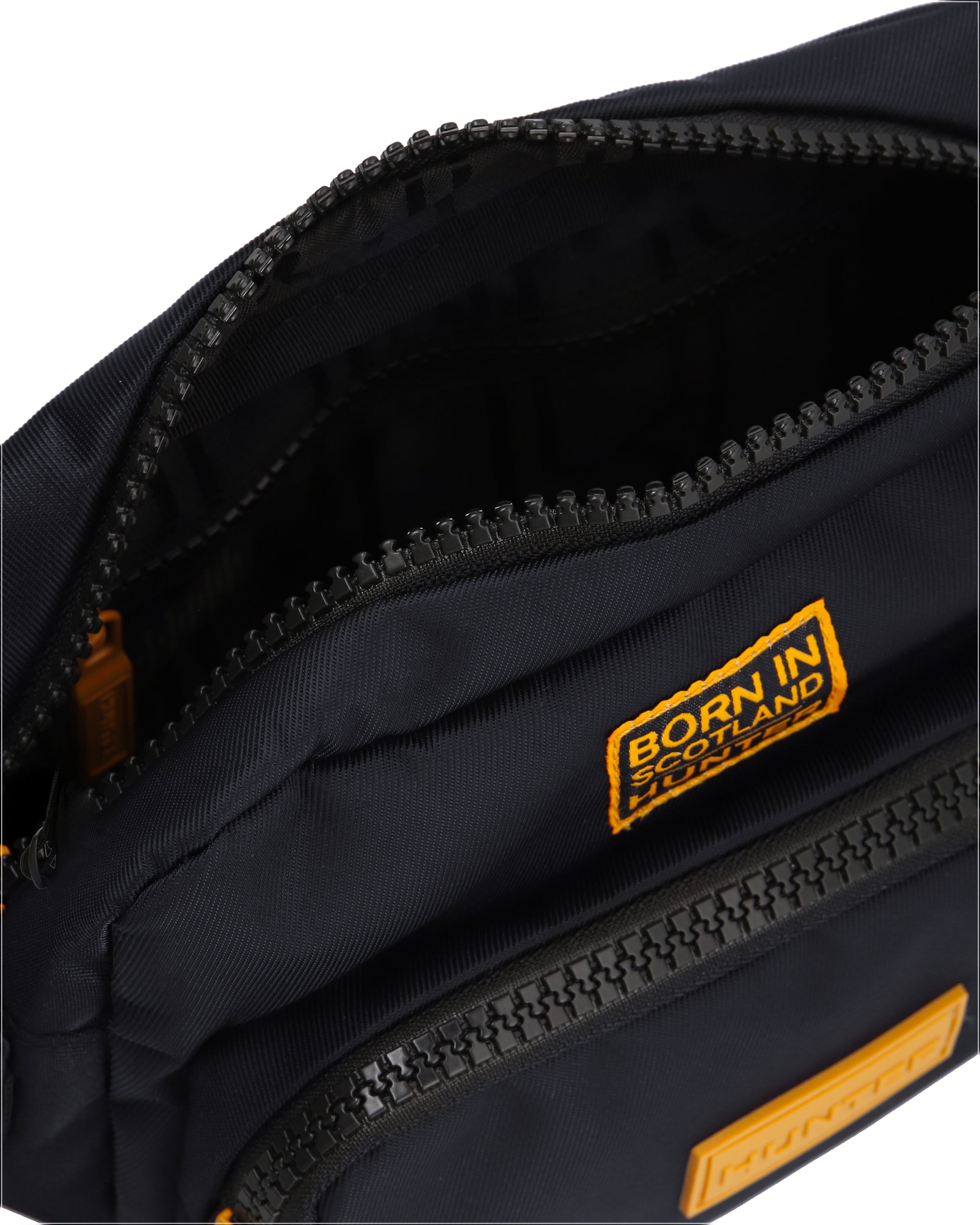 ナイロン クロスボディ ボーン イン スコットランド - ブラック