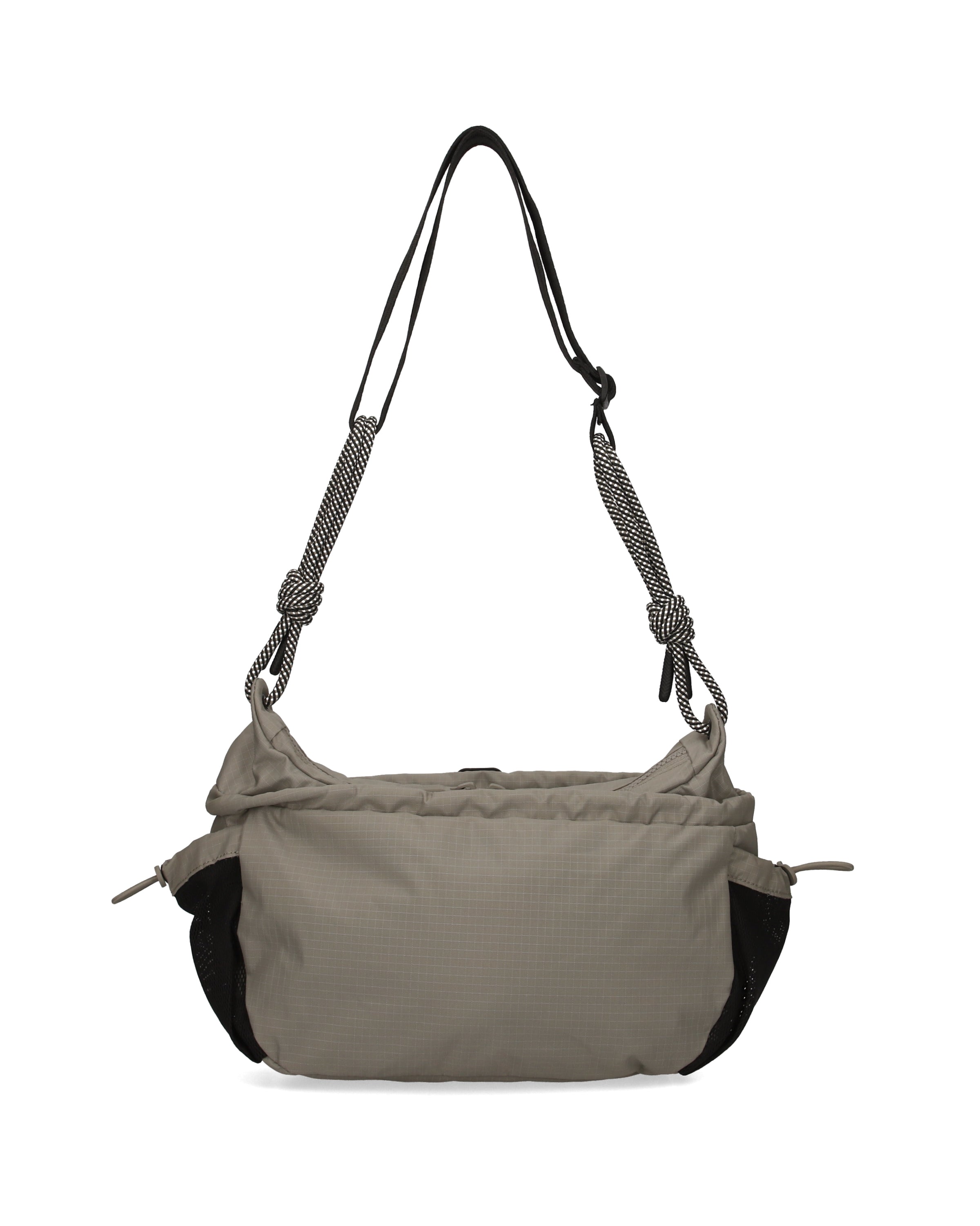 トラベル クロスボディ - ブラック / エナジークレイ