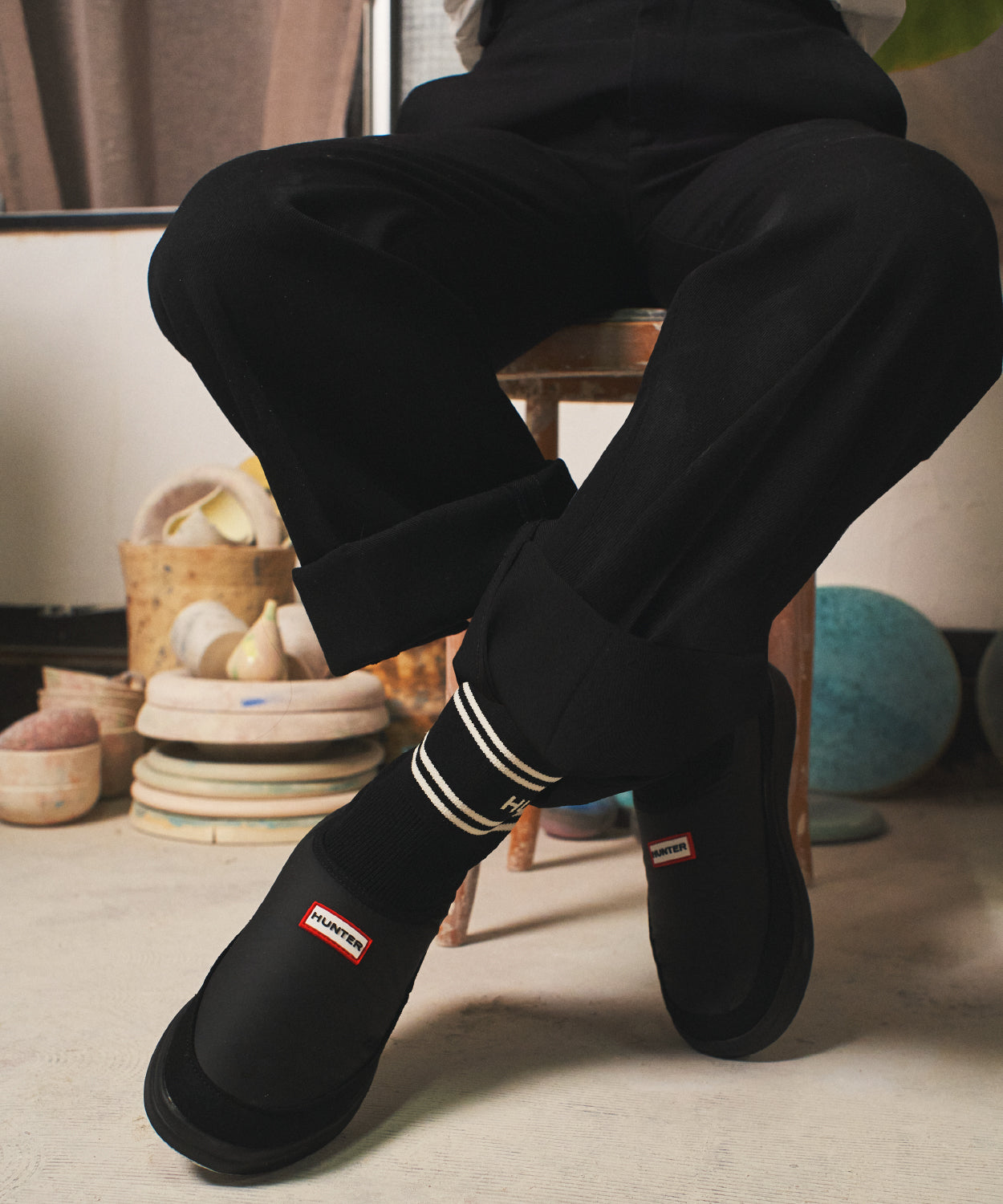 HUNTER ブラック ジッパーブーツ ユニセックス イン/アウト ハンター ニッテッド ソック スリッパ